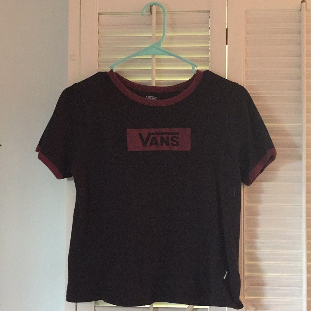 vans maroon cropped short sleeve tee